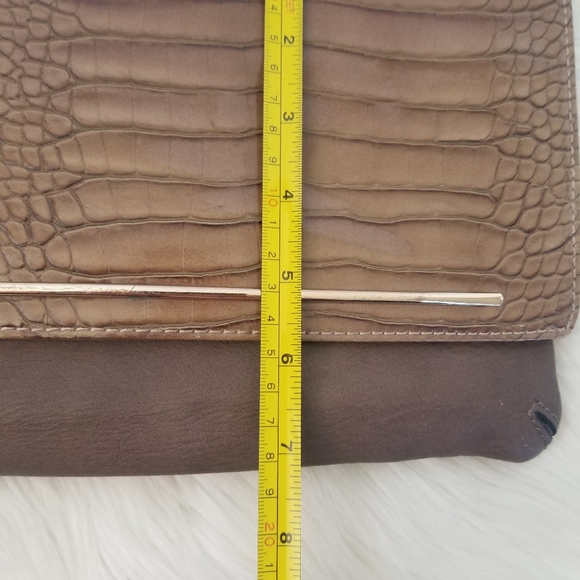 Aldo Brown Tan Clutch Bag Faux Animal Skin Pocket Vegan Skinny Purse Zipper Back - Picture 8 of 9
